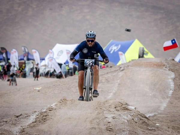 What are the best ways to manage sport bike overheating in UK traffic jams?